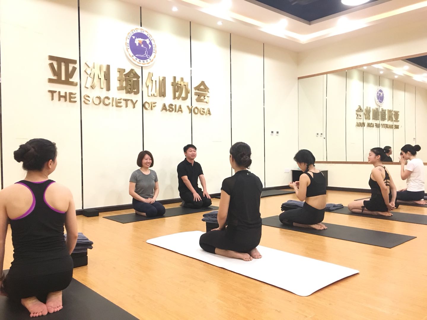 亚协体育就业指导中心免费瑜伽公开课