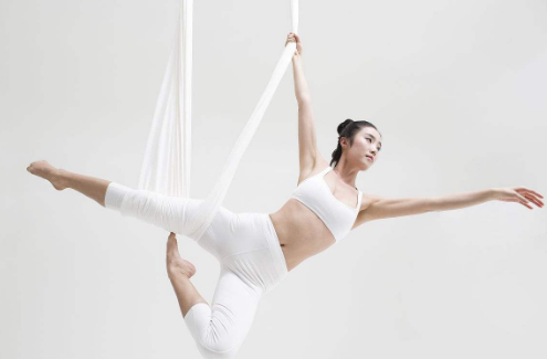 初学者可以练空中瑜伽吗？好处有哪些