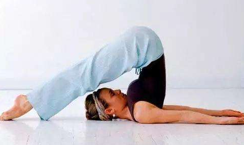 晚上瑜伽排毒五个动作