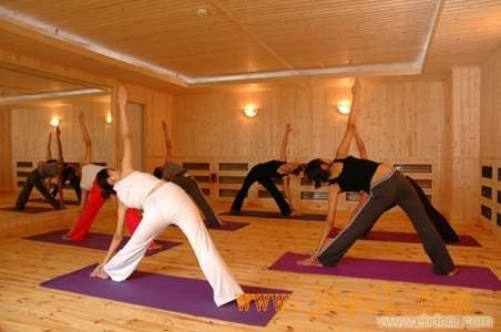 美研究：高温瑜伽与普通瑜伽效果差不多