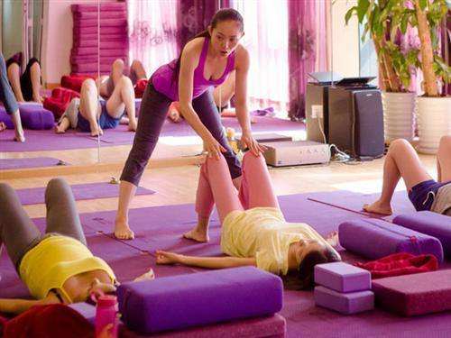 亚洲瑜伽协会成立了瑜伽导师就业指导中心,帮助瑜伽导师做职业规划,拓展就业渠道。扶持学生创业,多维度解决学生就业问题,实现收入快速增长。