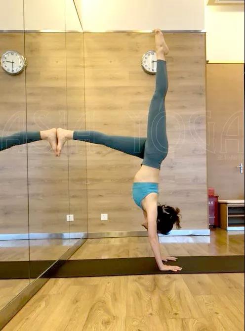 瑜伽的几个经典动作图