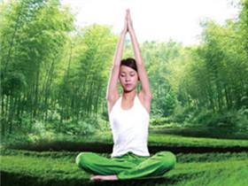 女人练瑜伽不一定是要减肥，但是种尊严女人一定要对自己有要求，