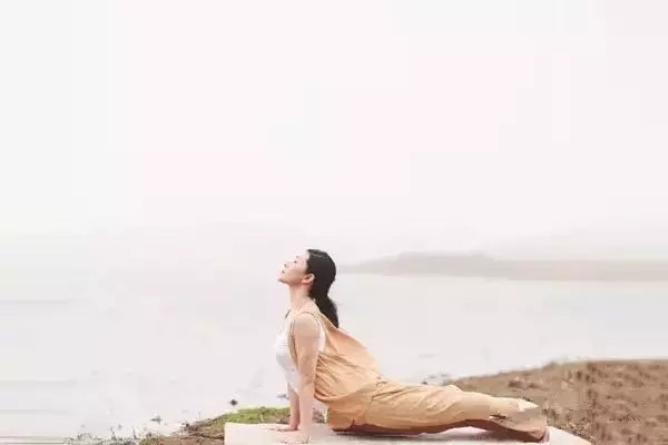 怎么练好瑜伽?简单的瑜伽动作