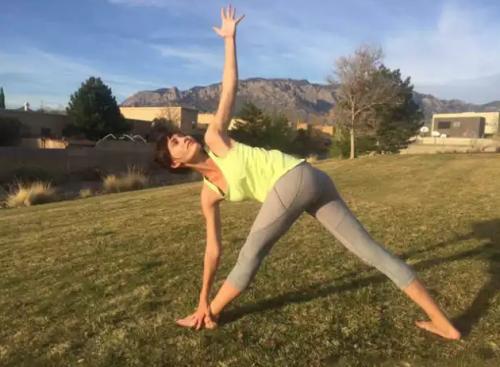 瑜伽真的能丰胸吗？