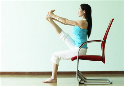 办公室瑜伽课，在公司也能练