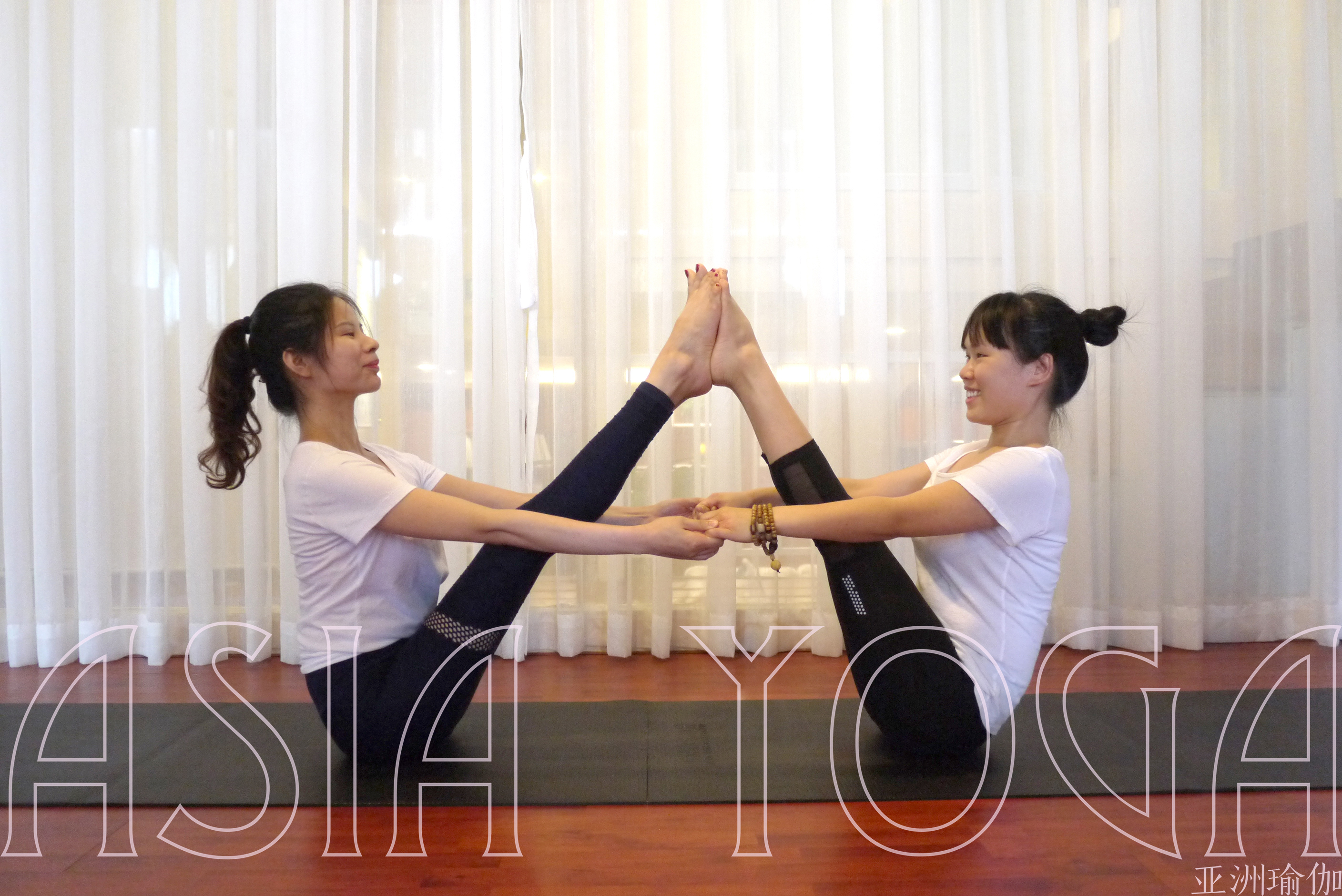 办公室瑜伽课，在公司也能练