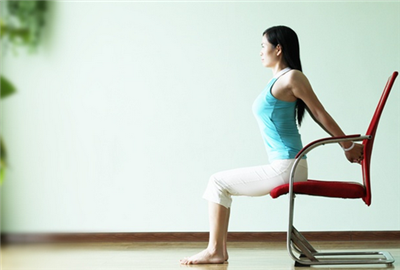 办公室瑜伽课，在公司也能练