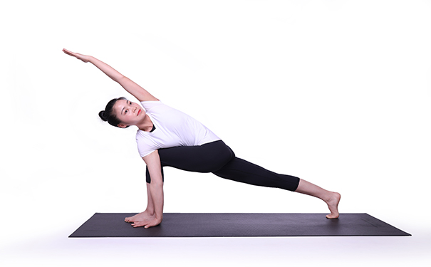 肩颈理疗瑜伽，白领应该练一下