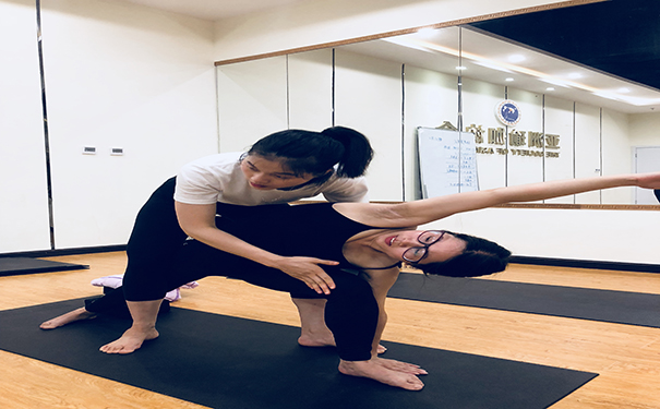 零基础可以学空中瑜伽吗?答案是这样的