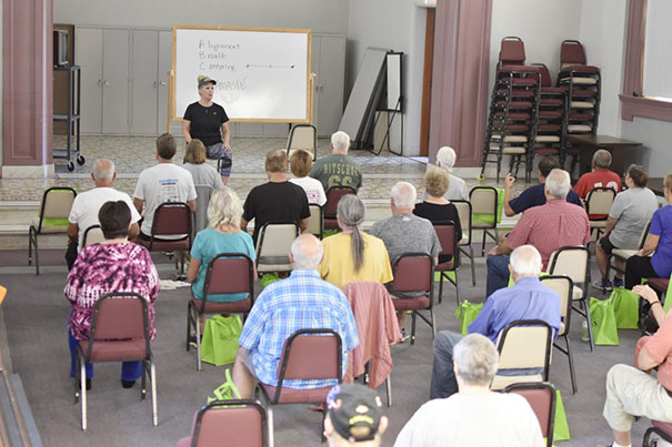 哈他瑜伽，感受太阳与月亮的力量