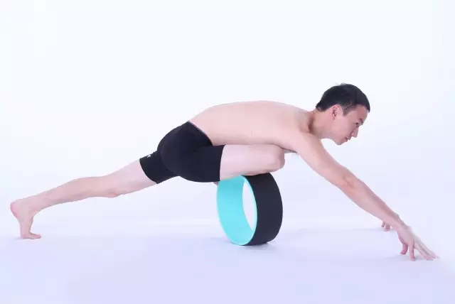 轮瑜伽怎么练？