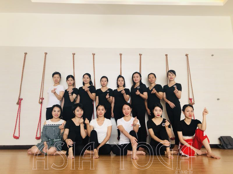 瑜伽学习多久可以当教练？（0基础瑜伽小白）