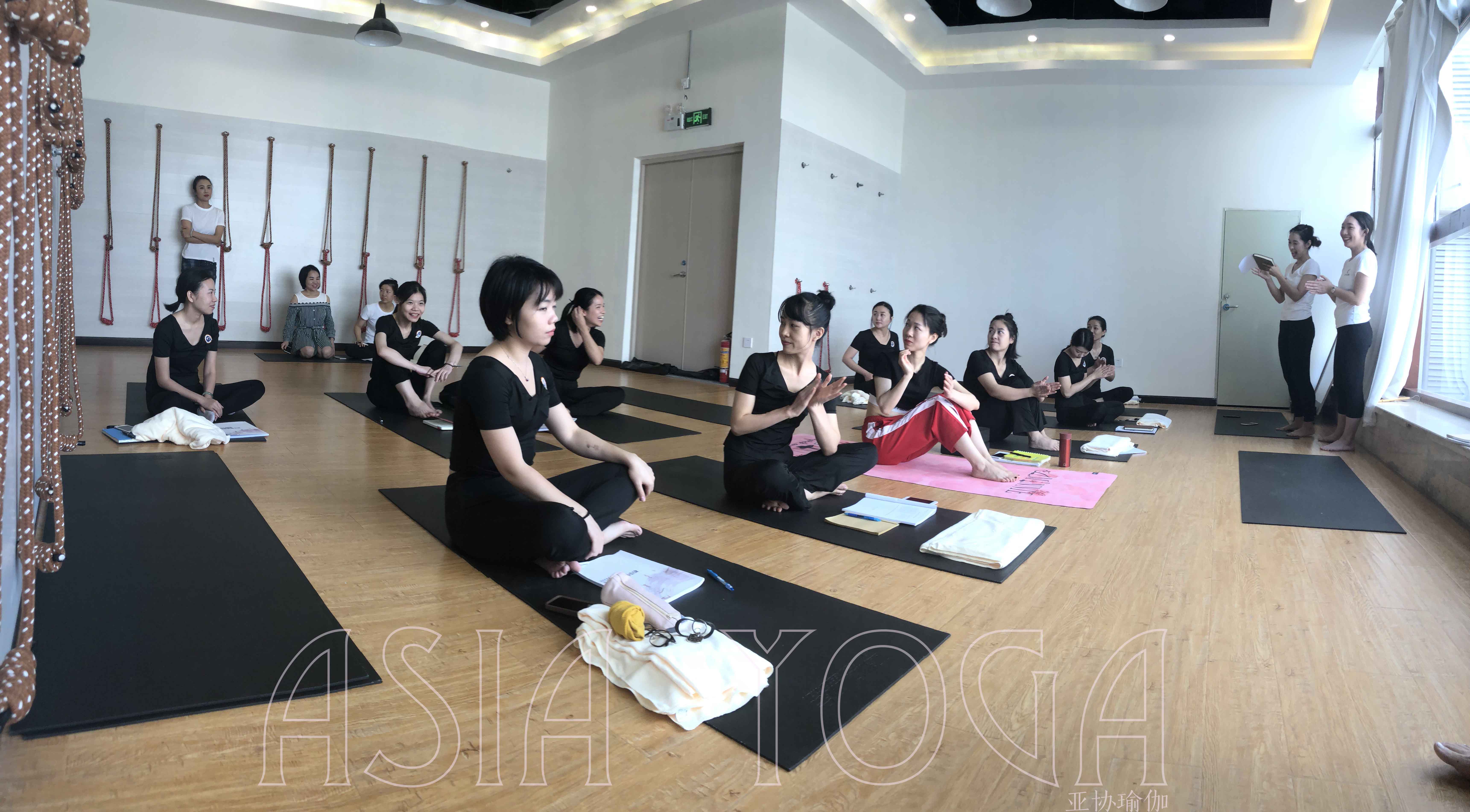 瑜伽是做什么的？我为什么要练瑜伽?