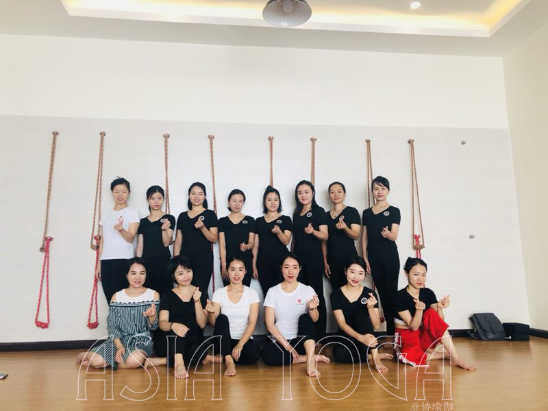 瑜伽学习多久可以当教练？（0基础瑜伽小白）