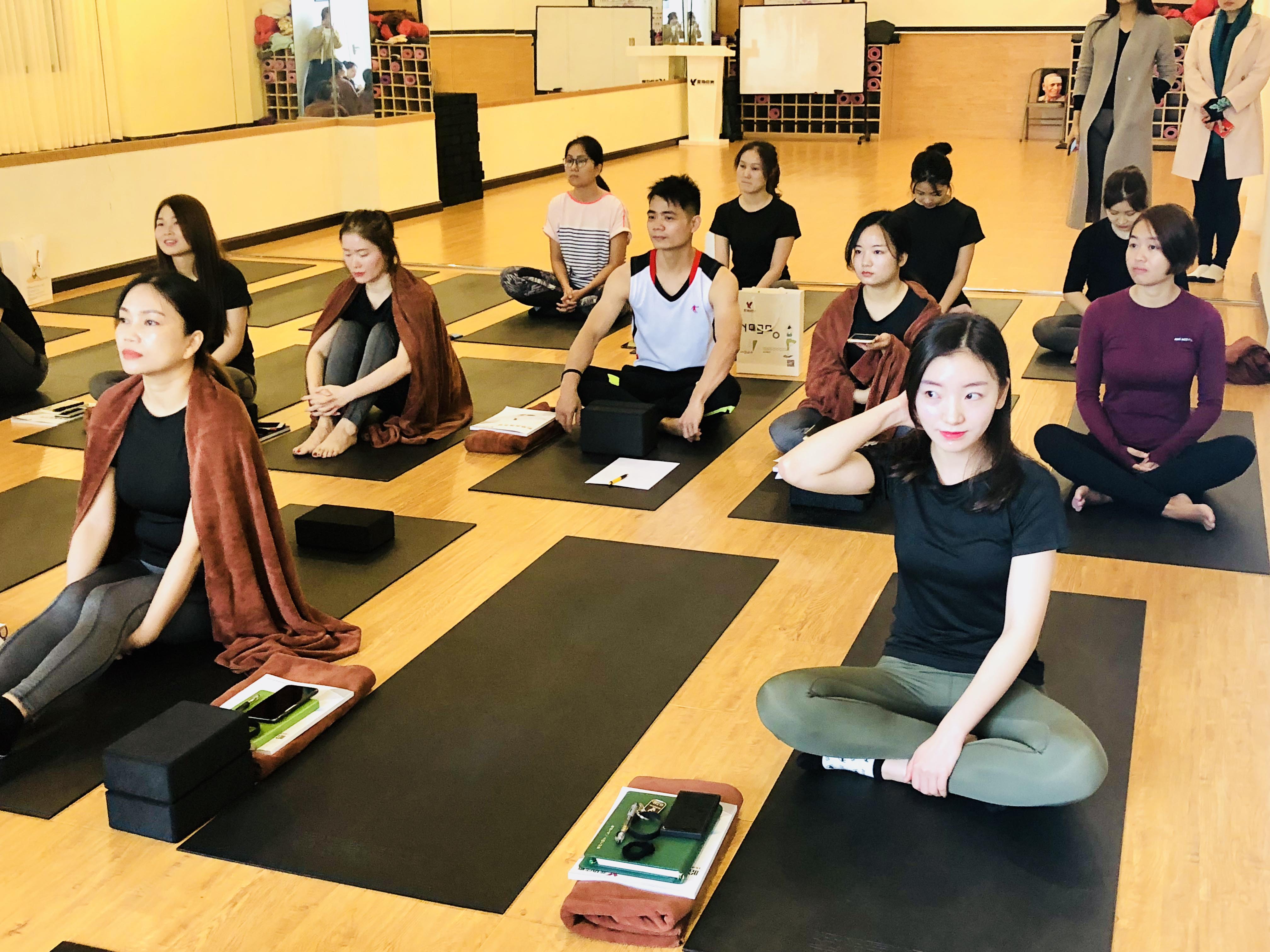 深圳亚协瑜伽第227届瑜伽教练培训全日制开班啦