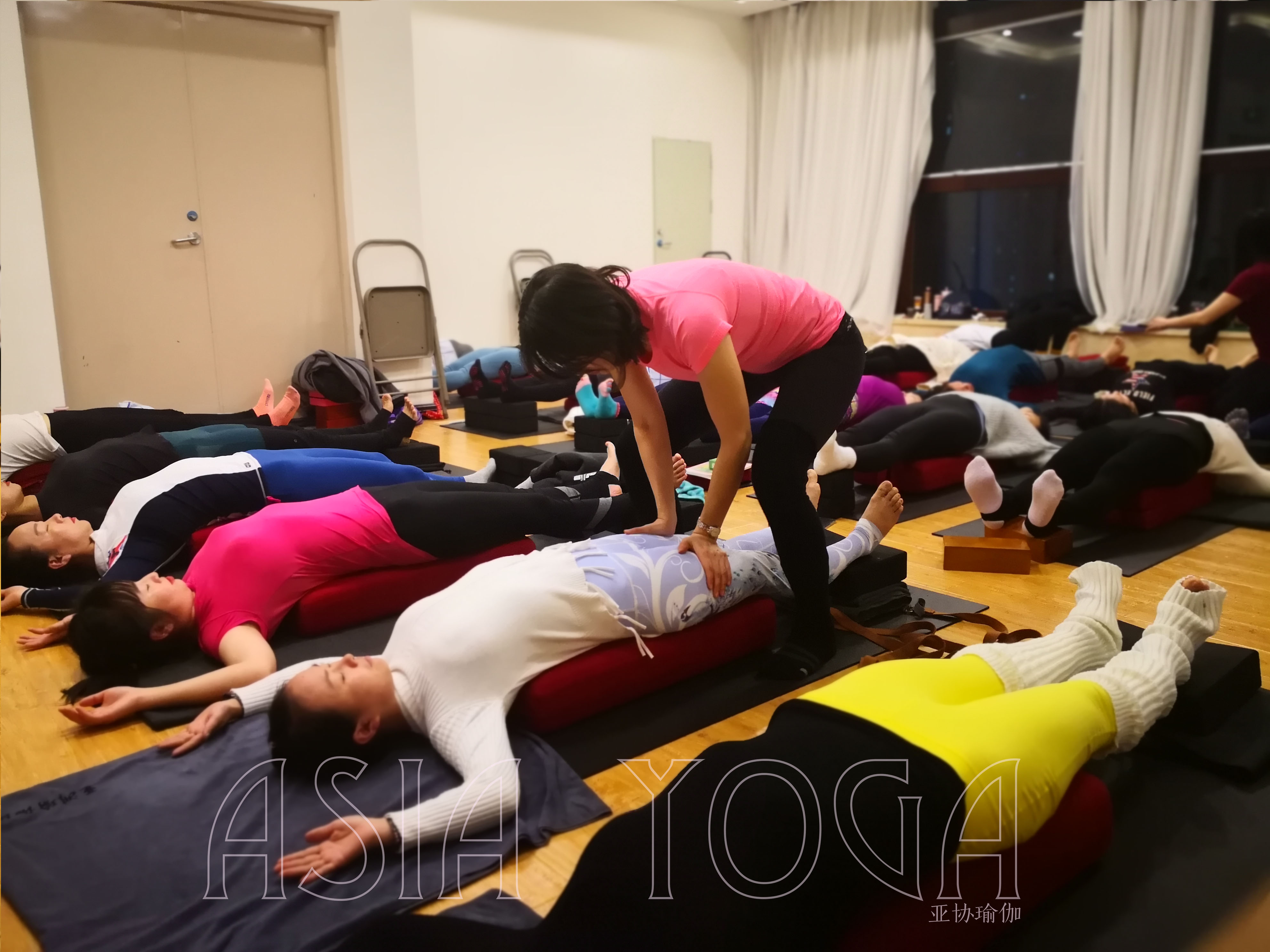 瑜伽教练班主要培训什么？