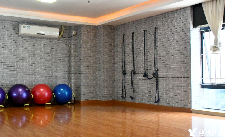 练习艾扬格瑜伽是为什么要使用壁绳